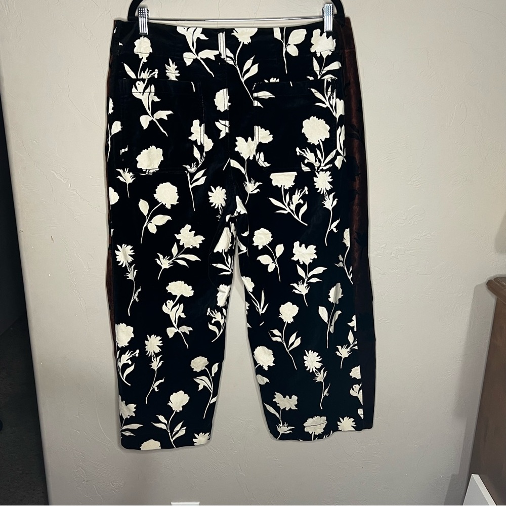 Floral Wide-Leg Cropped Pants - Black & Cream - Picture 12 of 16